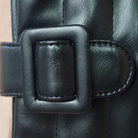 PIXI Crossbody Bag LIKE NEW - Picture 3 of 10